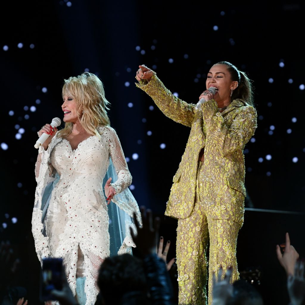 Dolly Parton und Miley Cyrus bei den Grammy Awards 2019