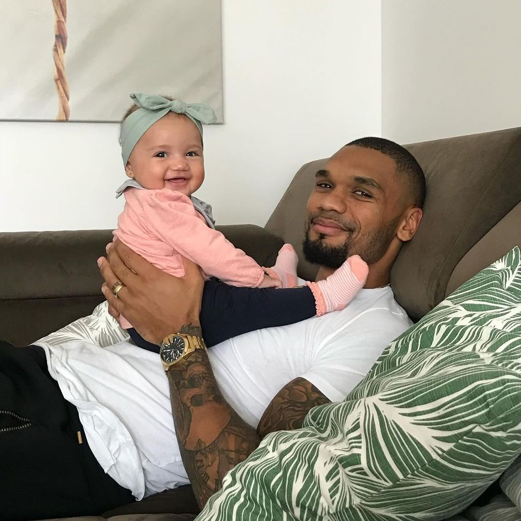 Dominic Harrison, Influencer, mit seiner Tochter Mia