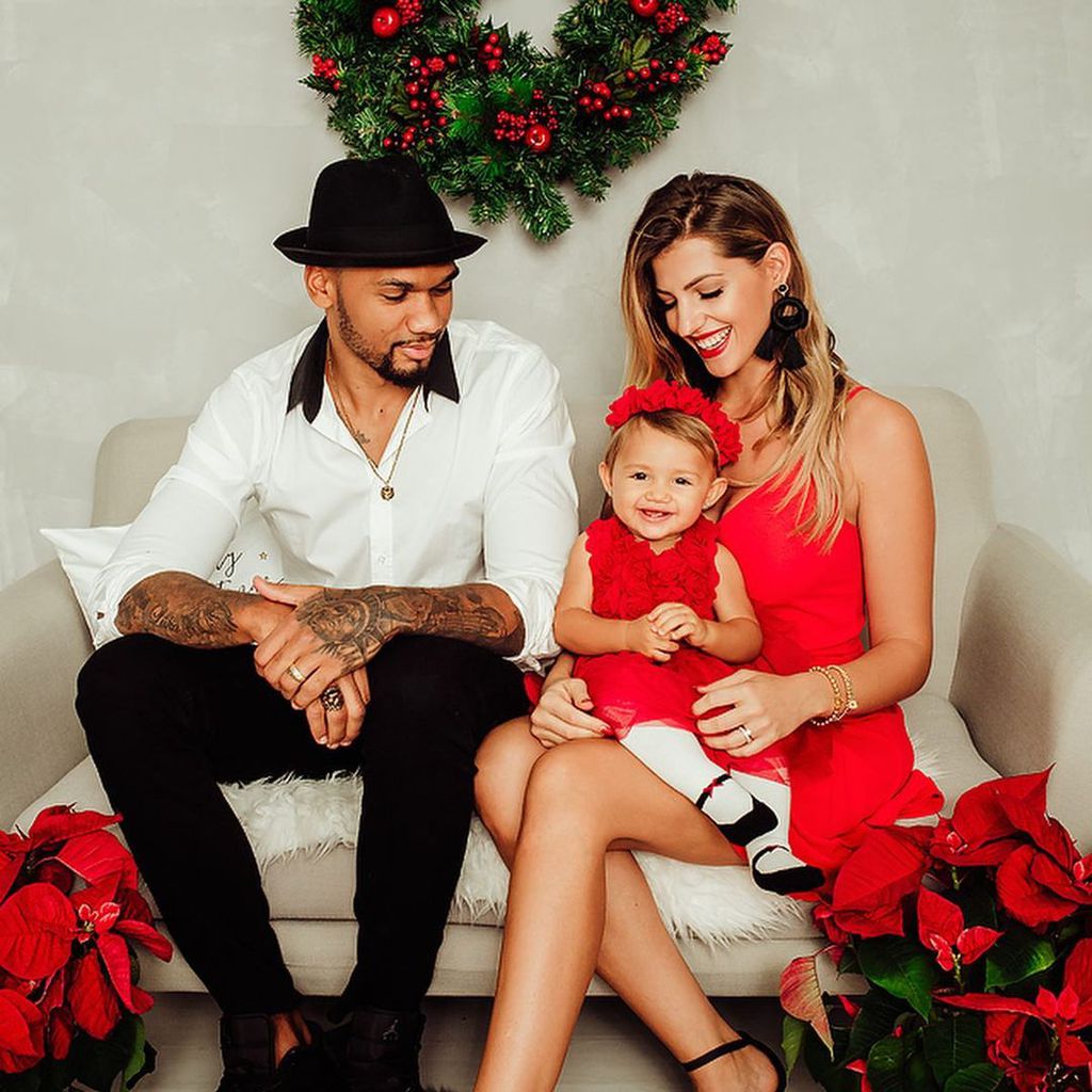 Dominic, Mia Rose und Sarah Harrisons Weihnachtsfoto 2018