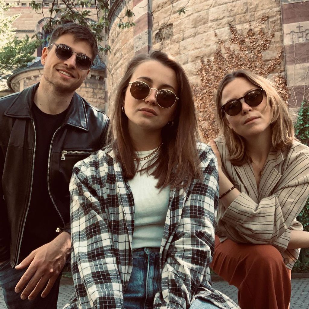 Dominik Flade, Julia Wiedemann und Franziska van der Heide in Köln im Mai 2021
