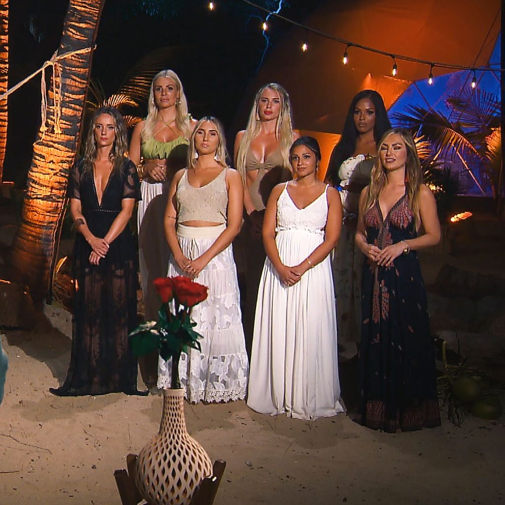 Dominik Stuckmann mit den Bachelor-Girls in der siebten Nacht der Rosen