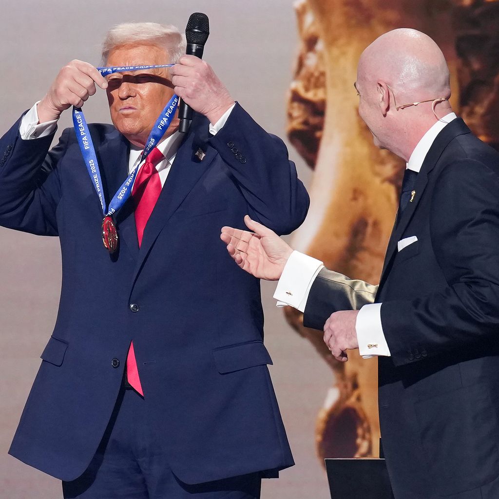 Donald Trump und Gianni Infantino beim World Cup 2026 Official Draw in Washington.