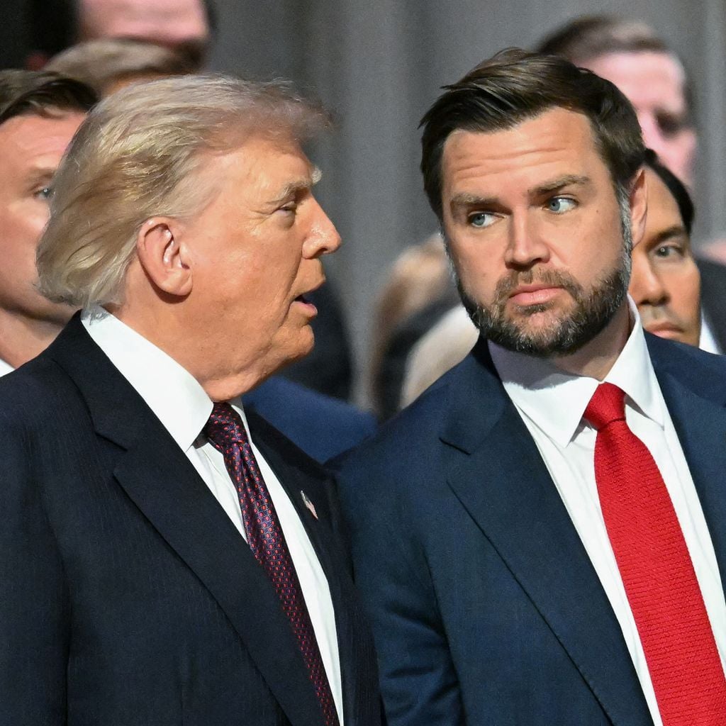 Donald Trump spricht mit JD Vance, Juli 2026