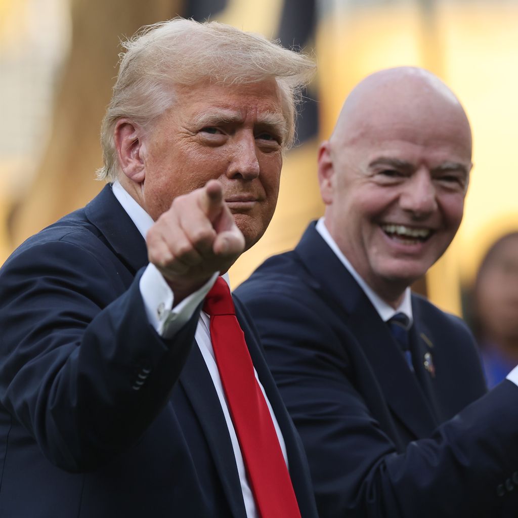 Donald Trump und Gianni Infantino bei der Siegerehrung des Fifa Club World Cup 2025 in New Jersey