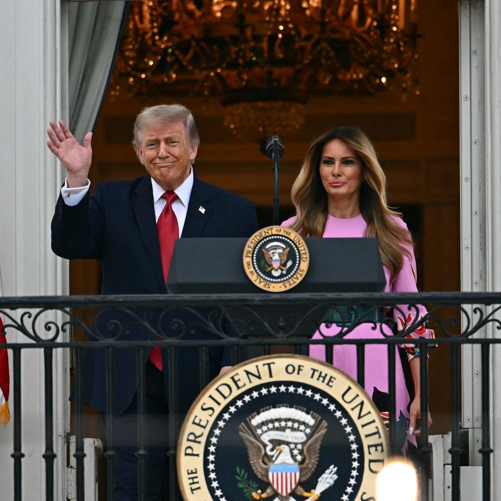 Donald Trump und Melania Trump begrüßen Gäste beim Congressional Picnic am Weißen Haus in Washington, DC, am 19. Mai 2026