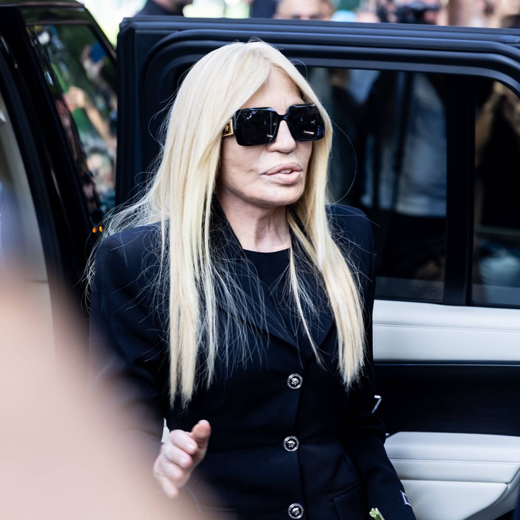 Donatella Versace nimmt Abschied von Giorgio Armani, September 2025
