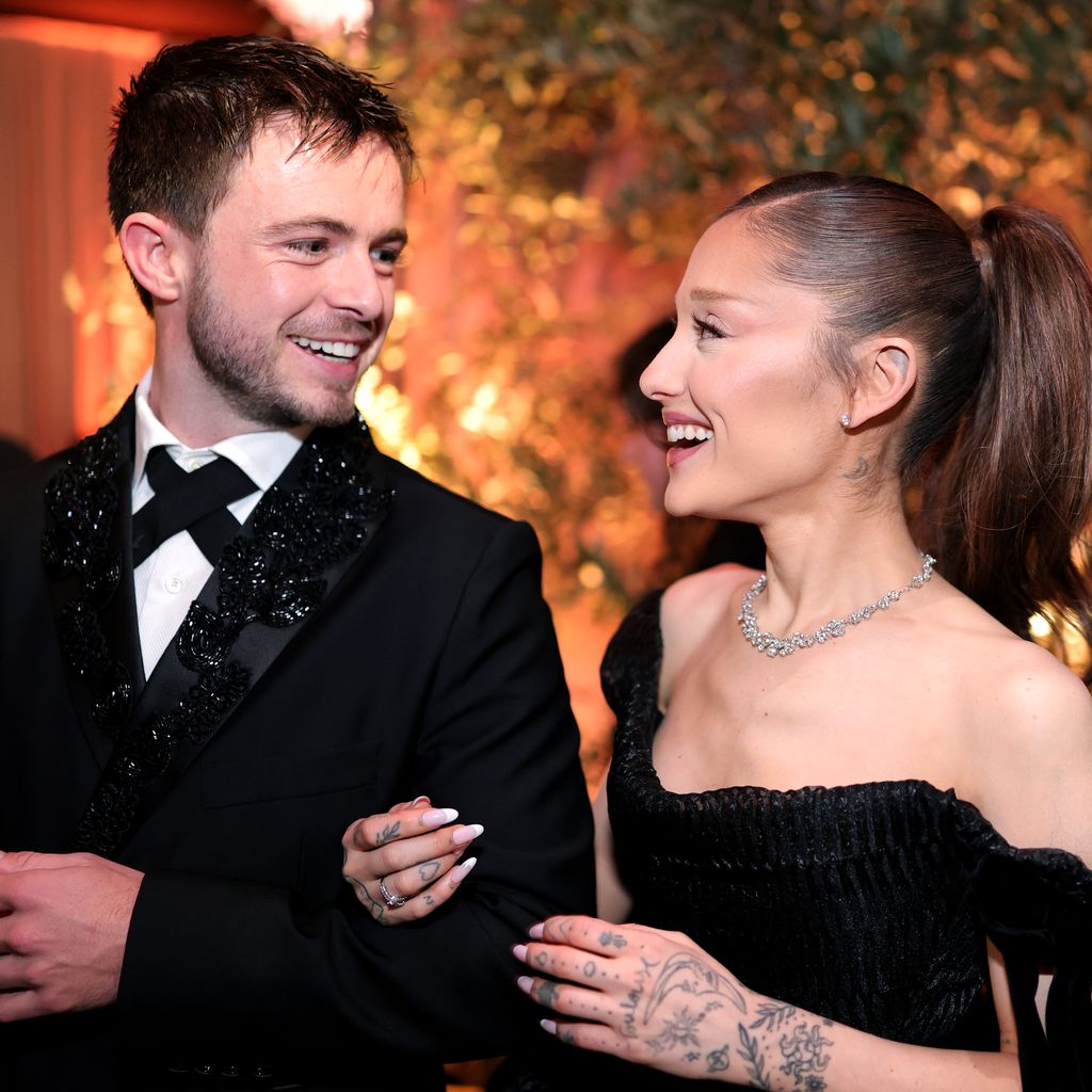 Doug Middlebrook und Ariana Grande bei den Golden Globe Awards 2026 im Beverly Hilton in Beverly Hills
