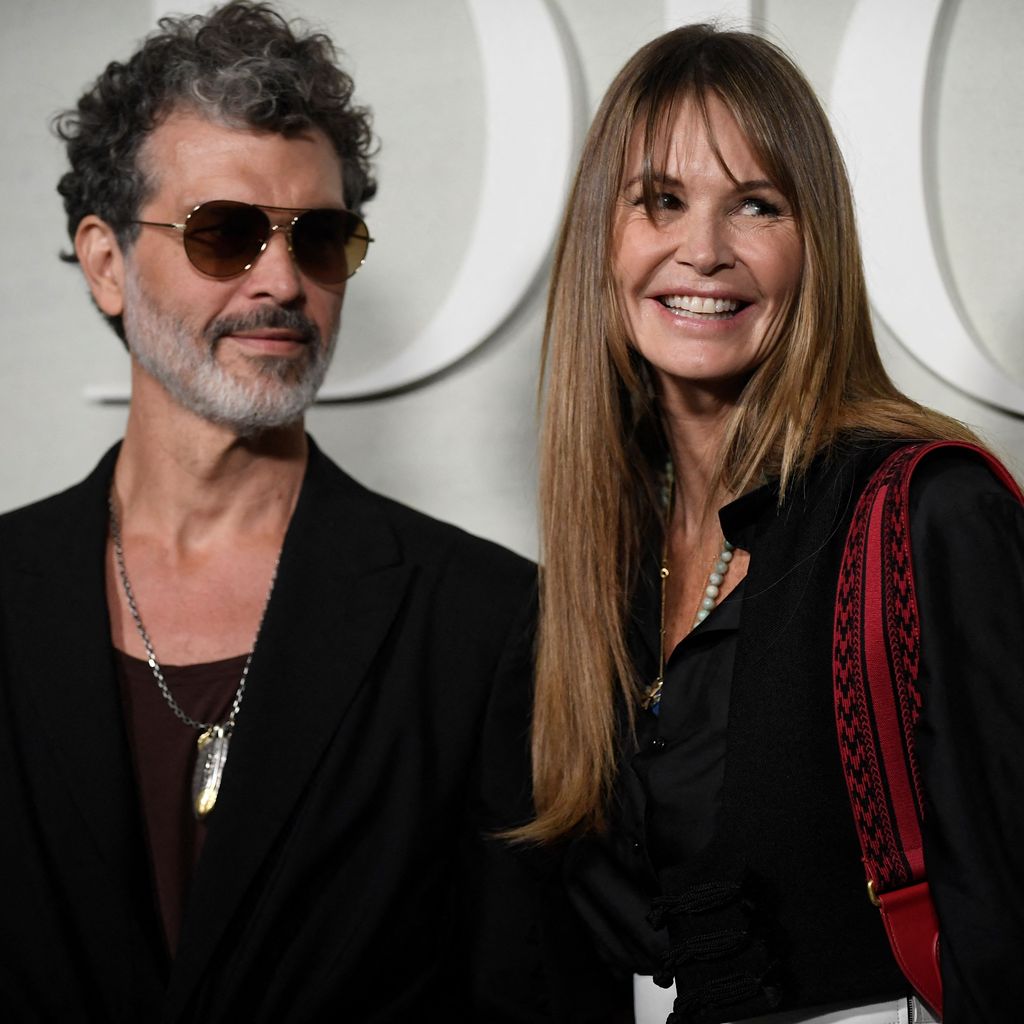 Doyle Bramhall II und Elle Macpherson bei der Paris Fashion Week im September 2022
