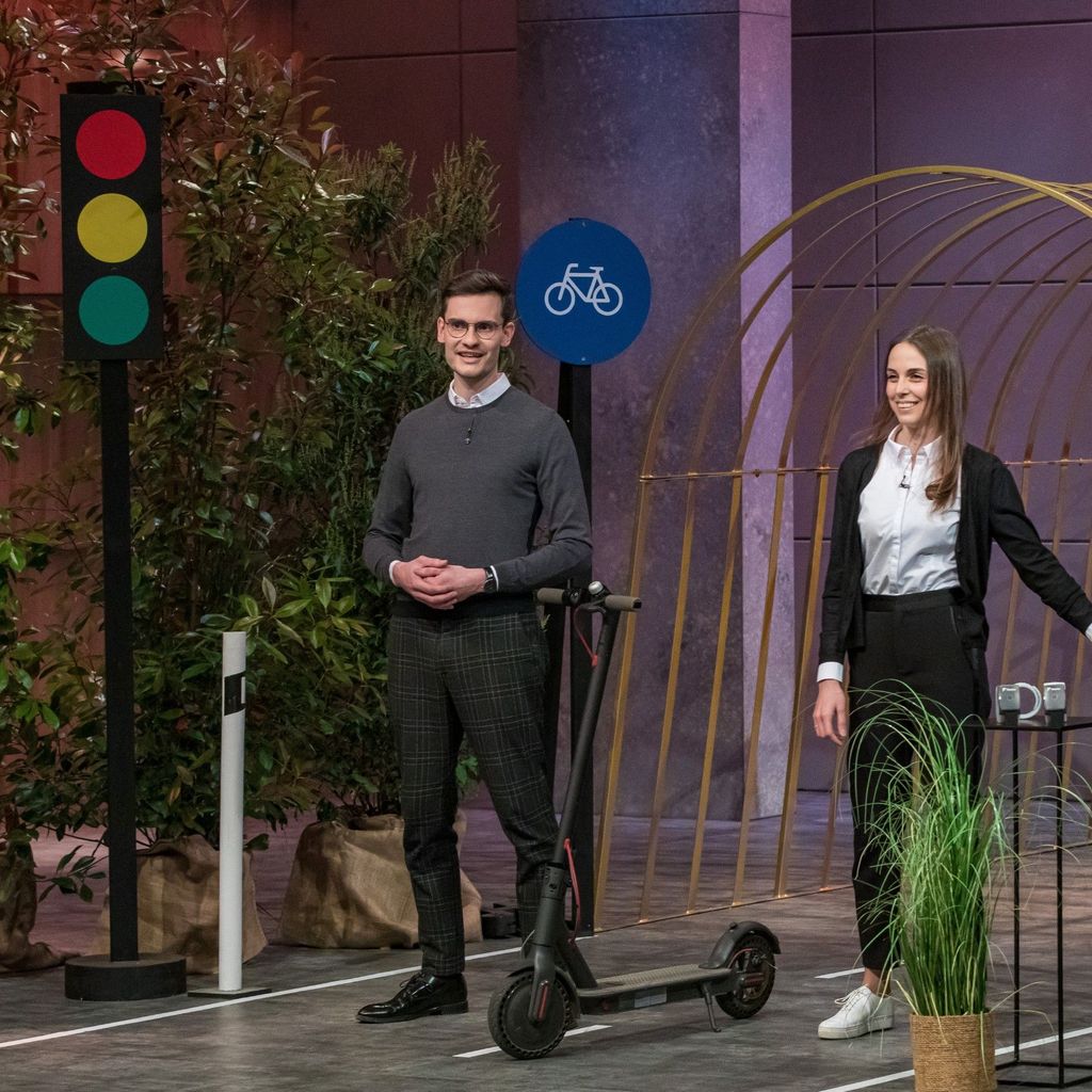 Dr. Alexander Rech und Dr. Ines Wöckl von Flasher bei "Die Höhle der Löwen"