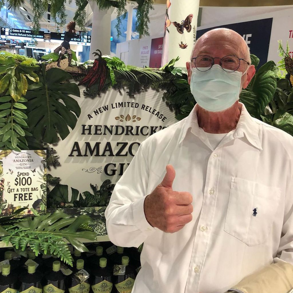 Dr. Bob am Flughafen, Januar 2022
