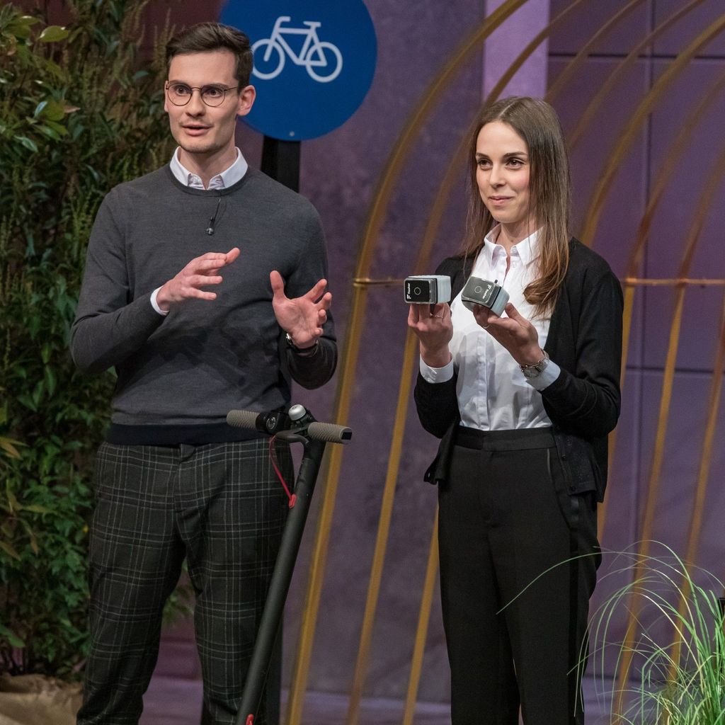 Dr. Alexander Rech und Dr. Ines Wöckl von Flasher bei "Die Höhle der Löwen"
