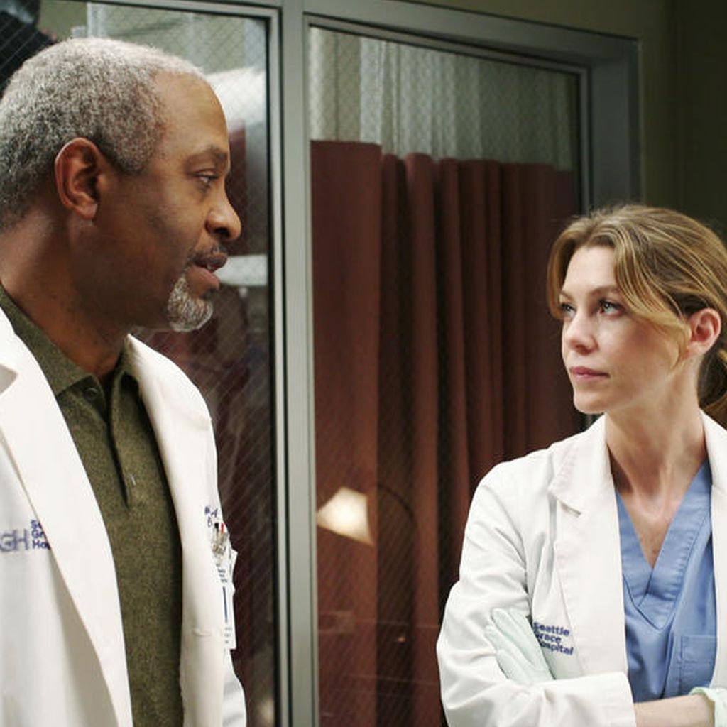 Dr. Richard Webber (James Pickens Jr.) und Dr. Meredith Grey (Ellen Pompeo) am Set im Jahr 2005