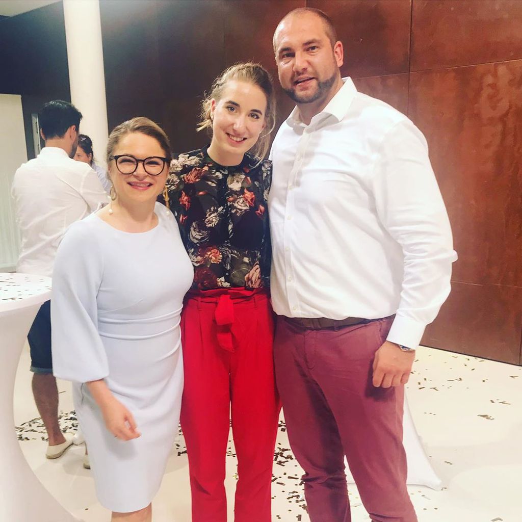 Dr. Sandra Köhldorfer mit Melissa und Philipp