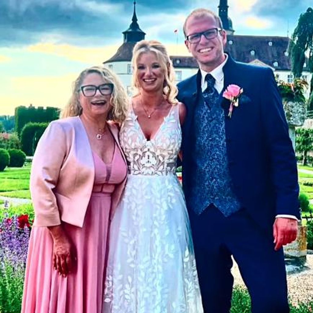 Dr. Sandra Köhldorfer mit Marina und Robert bei "Hochzeit auf den ersten Blick"