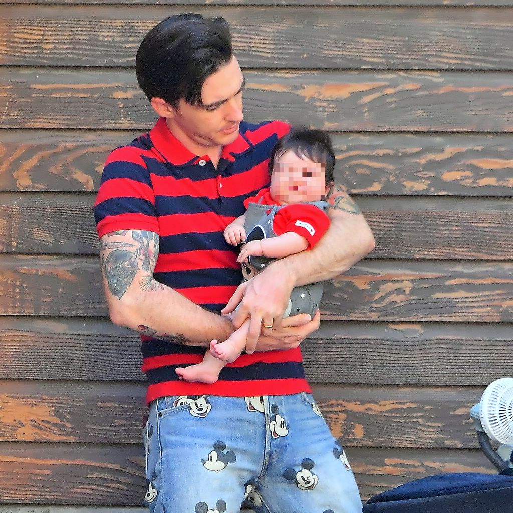 Drake Bell mit seinem Sohn im Juni 2021