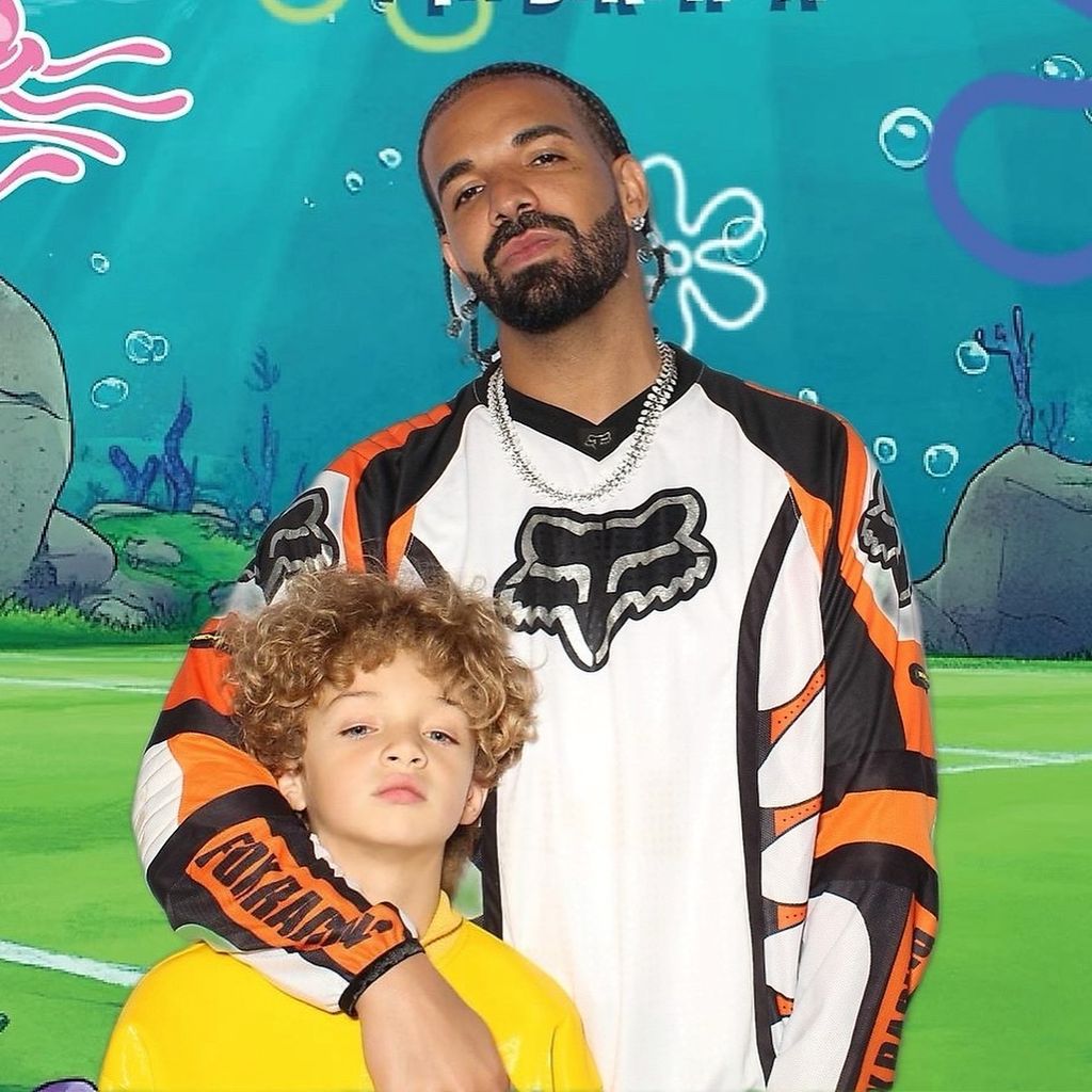 Drake mit seinem Sohn Adonis im Oktober 2024