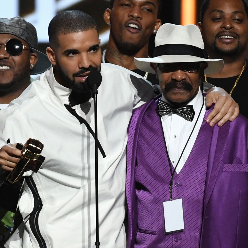 Drake mit seinem Vater Dennis Graham, Mai 2017