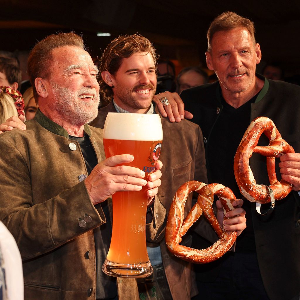 Arndold Schwarzenegger mit Sohn Christopher und Schauspieler Ralf Möller bei der Stanglwirt Weisswurstparty in Österreich, Januar 2026