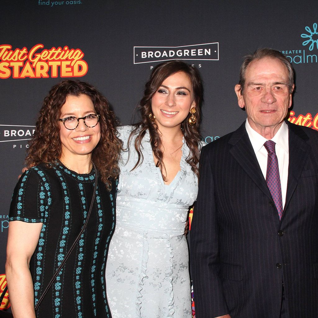 Victoria Jones mit ihren Eltern Dawn Laurel-Jones und Tommy Lee Jones, 2017