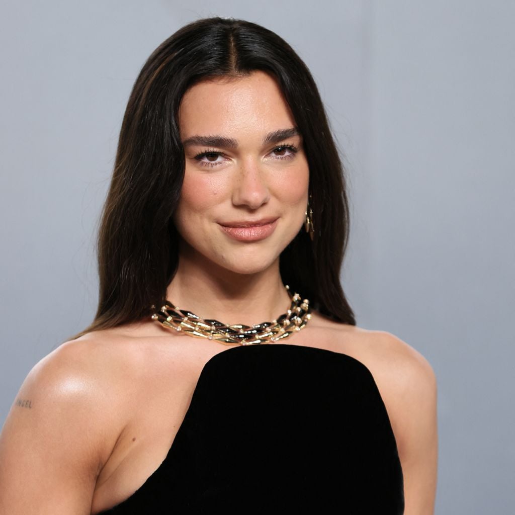 Dua Lipa, Sängerin