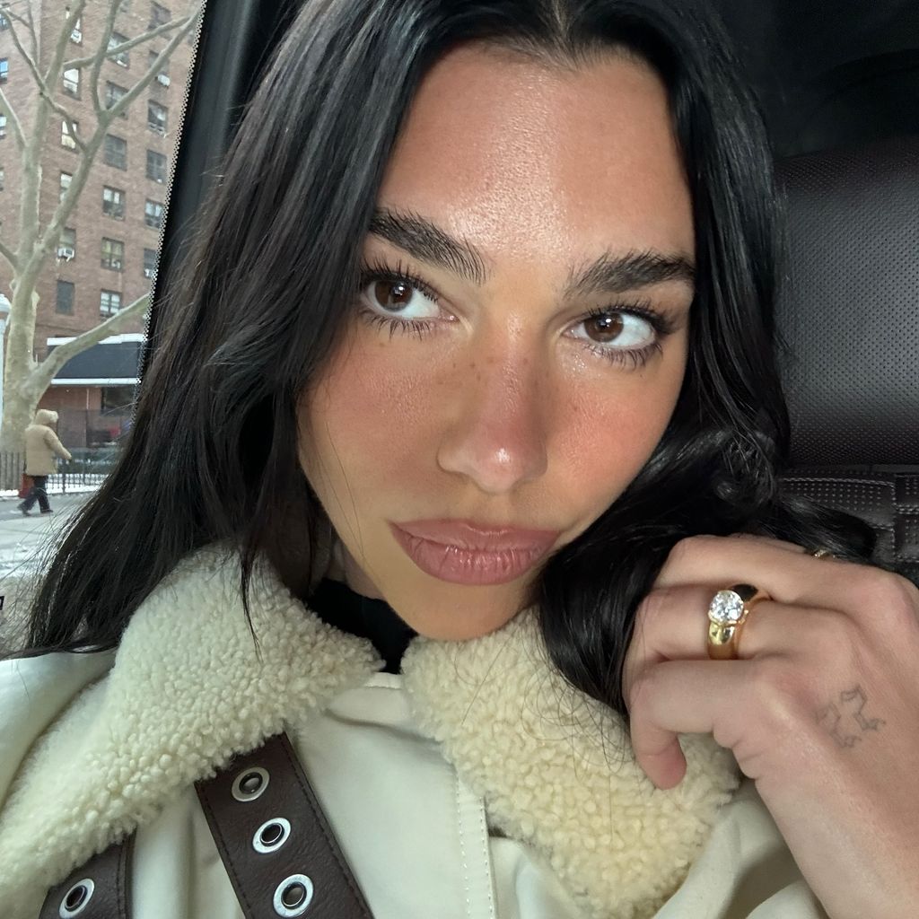 Dua Lipa, Sängerin
