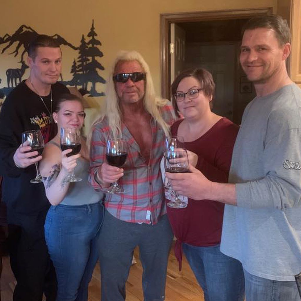 Duane Chapman (Mitte) mit seiner Tochter Bonnie und Freunden an Weihnachten