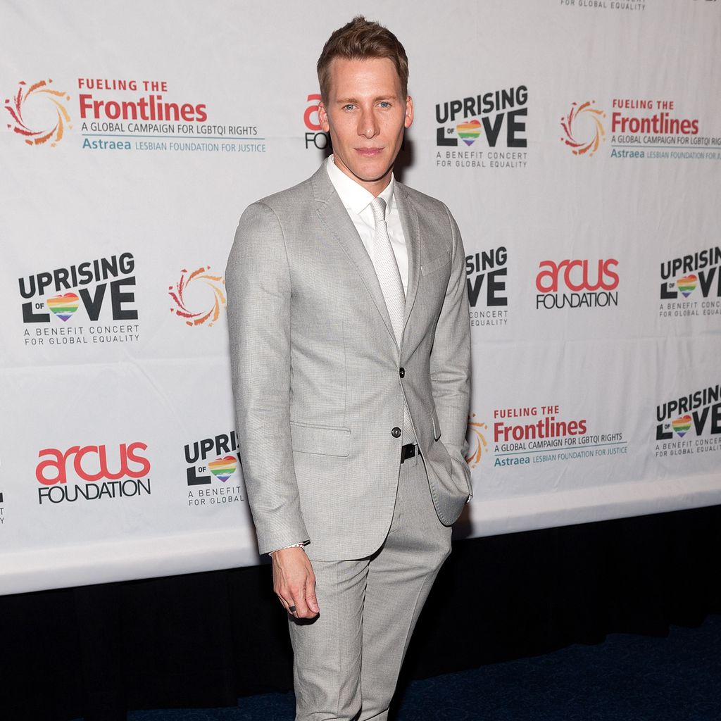 Dustin Lance Black bei einem Benefizkonzert in New York