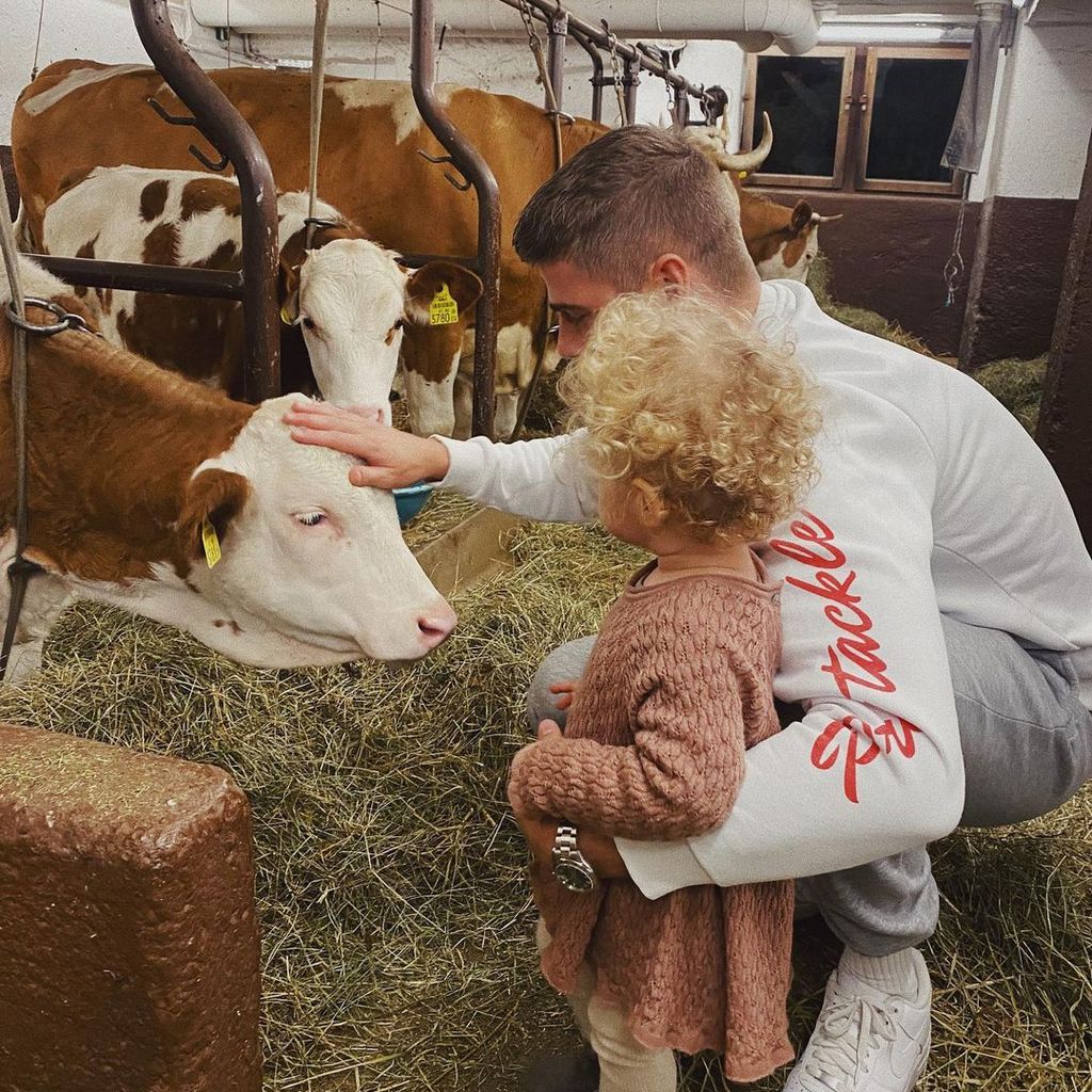 Dustin Schöne mit Töchterchen Zoe