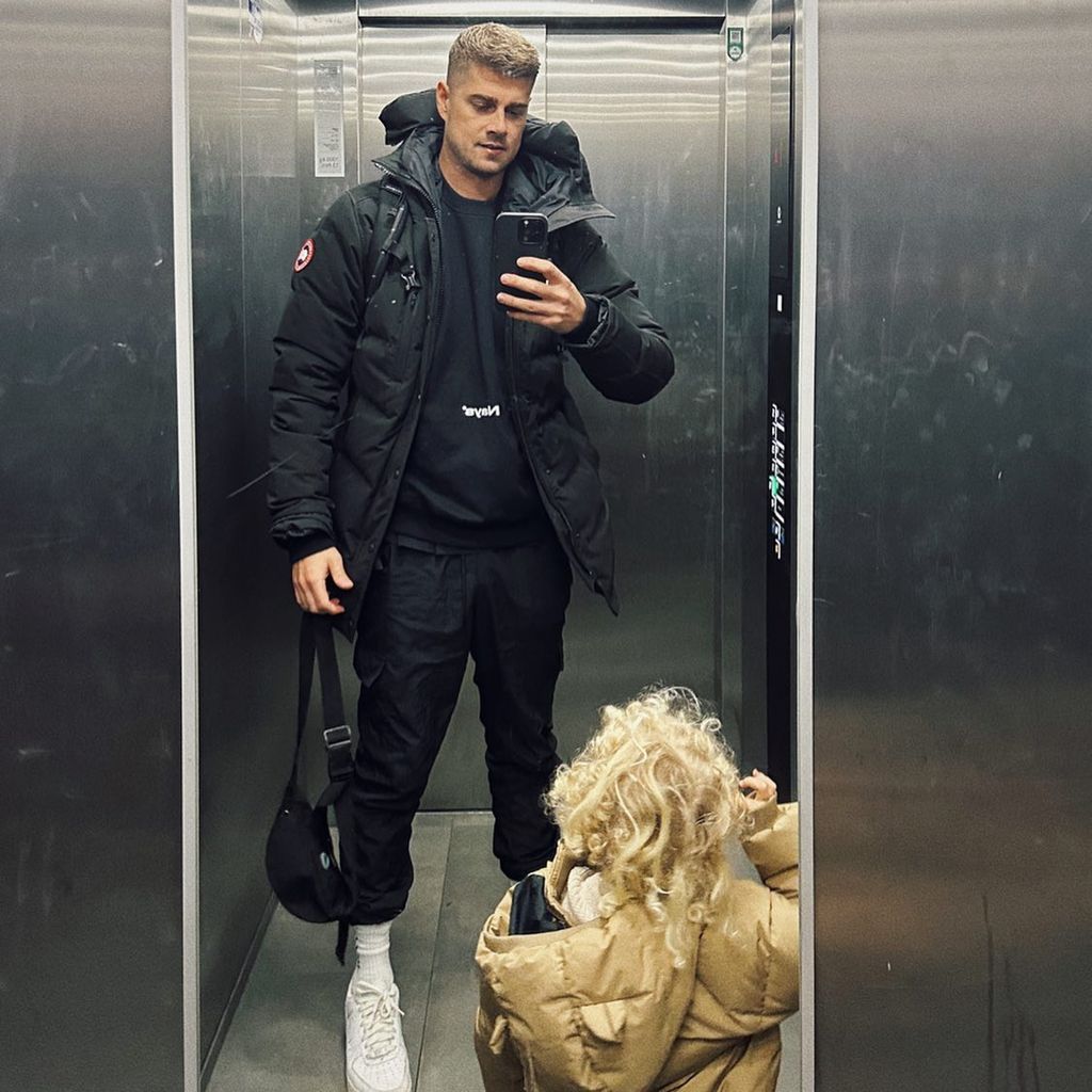 Dustin Schöne mit seiner Tochter Zoe