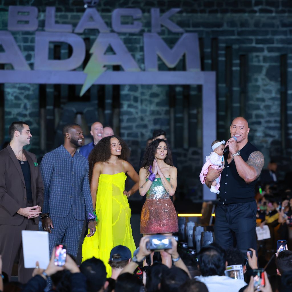 Dwayne Johnson und seine "Black Adam"-Co-Star, Oktober 2022 in Mexiko