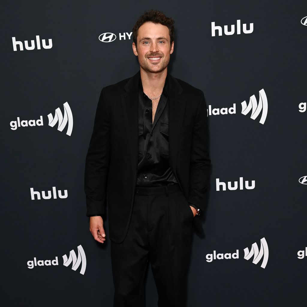 Dylan Efron bei den GLAAD Media Awards im März 2025
