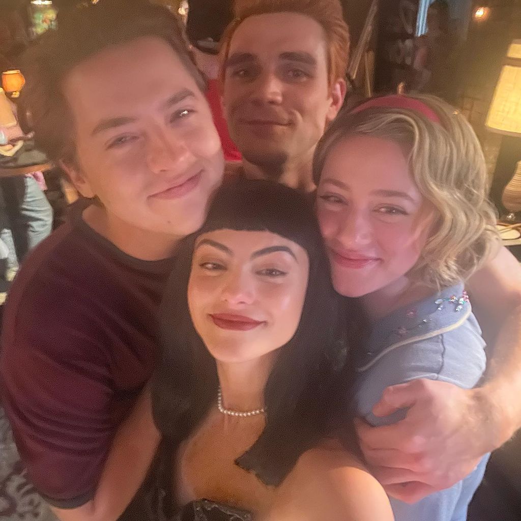 Cole Sprouse, KJ Apa, Camila Mendes und Lili Reinhart im Juni 2023