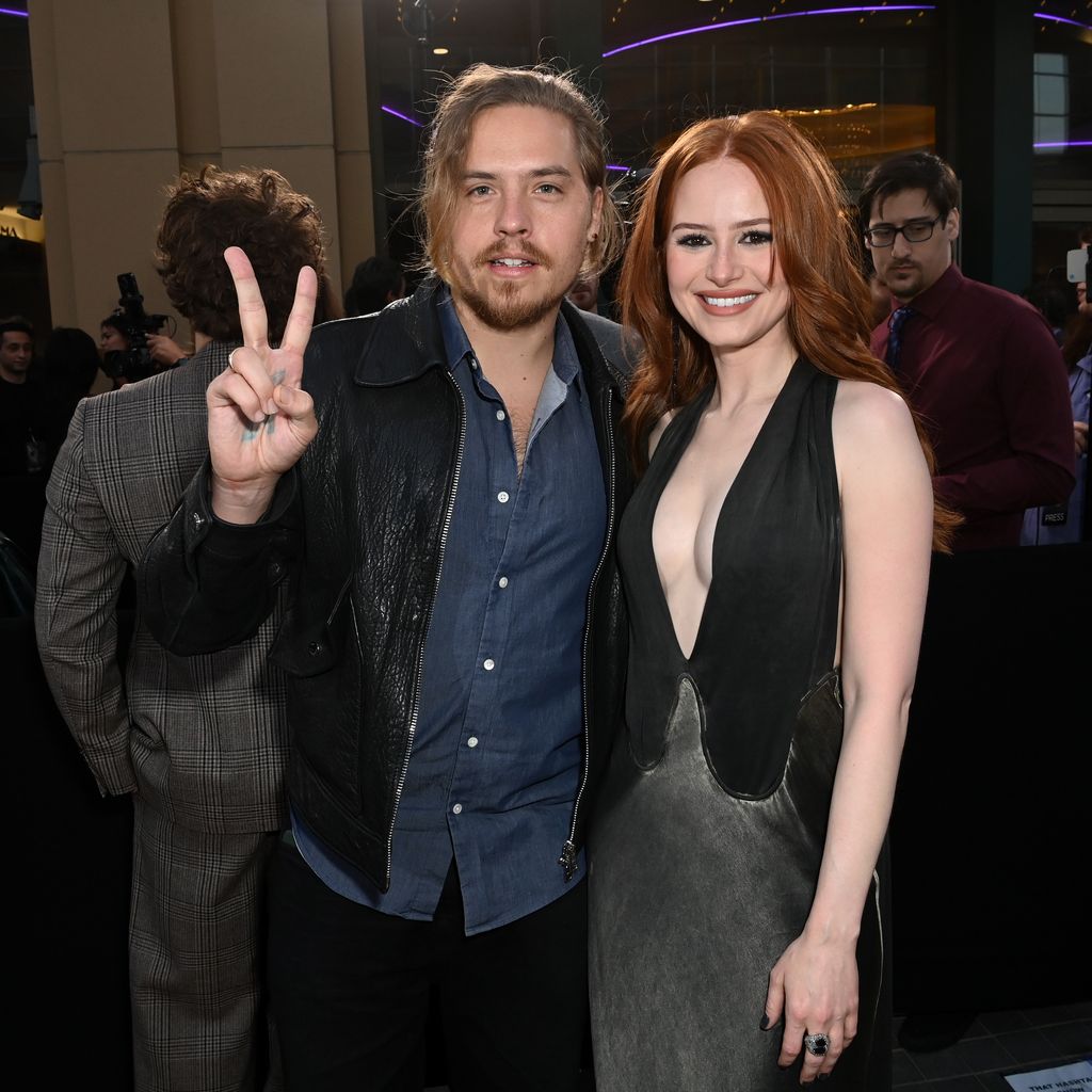 Dylan Sprouse und Madelaine Petsch bei der Premiere von "The Strangers: Chapter 1" in Los Angeles