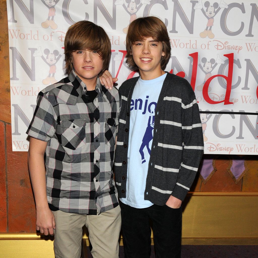 Dylan und Cole Sprouse, posieren