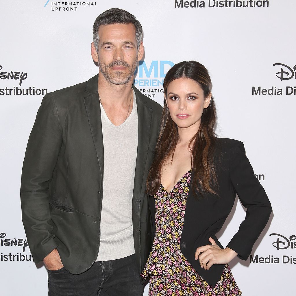 Eddie Cibrian und Rachel Bilson auf einer Veranstaltung in Burbank, Kalifornien