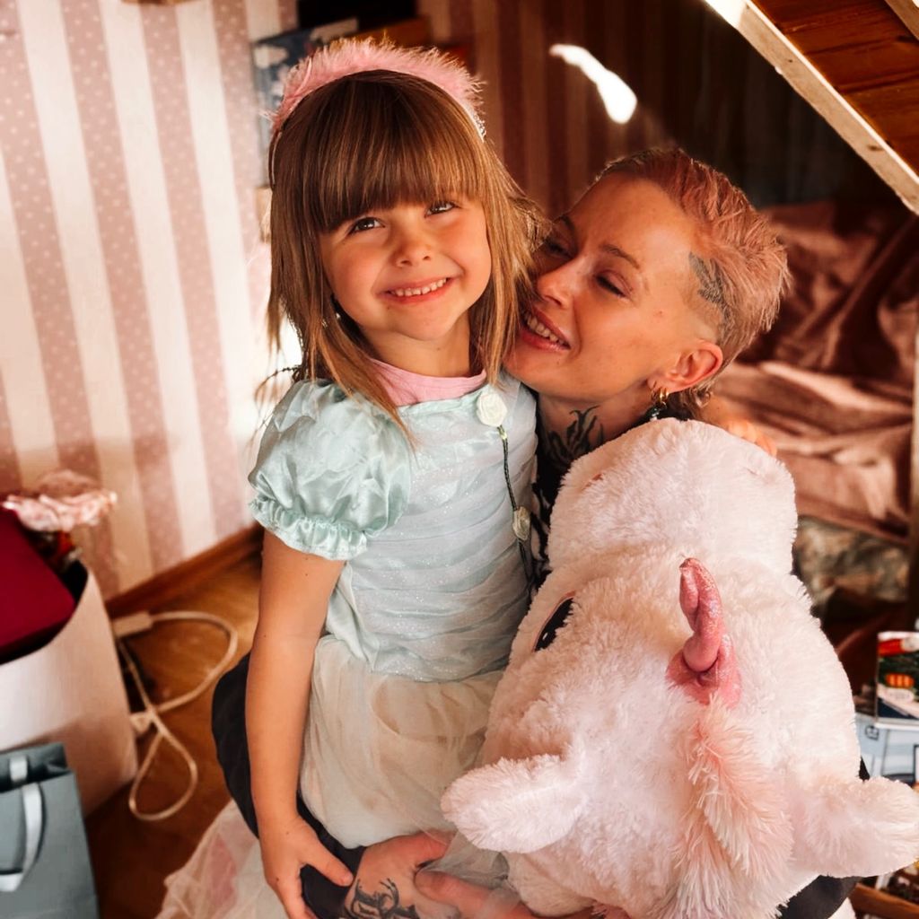 Realitystar Edith Stehfest mit ihrer Tochter