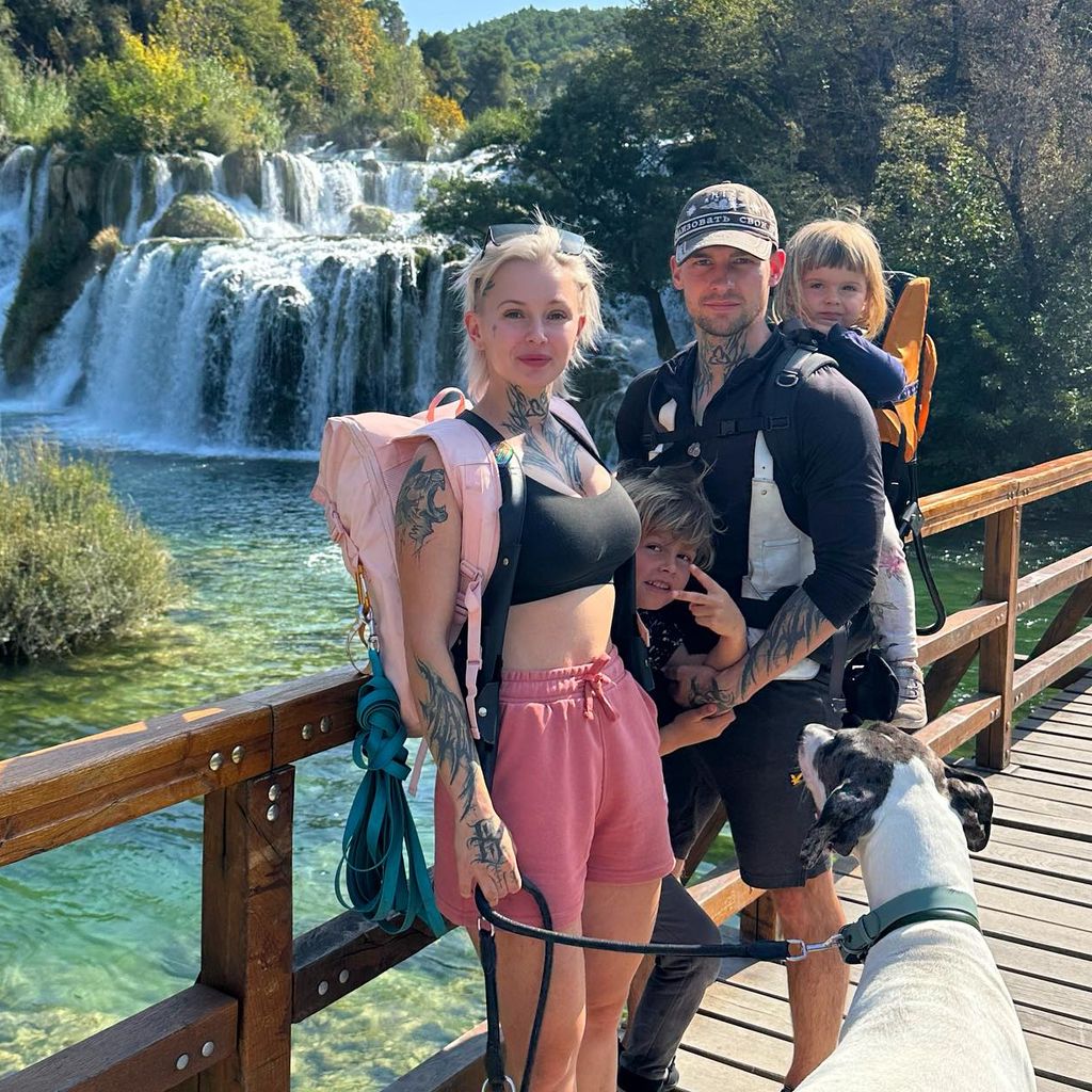 Edith und Eric Stehfest mit ihren Kindern