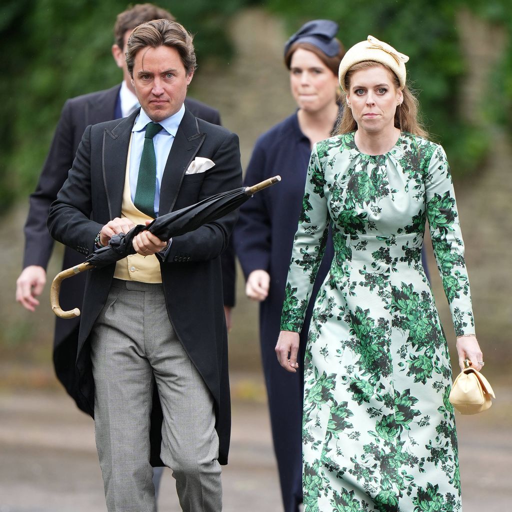 Edoardo Mapelli Mozzi, Prinzessin Eugenie und Prinzessin Beatrice treffen zur Hochzeit von Harriet Sperling und Peter Phillips ein