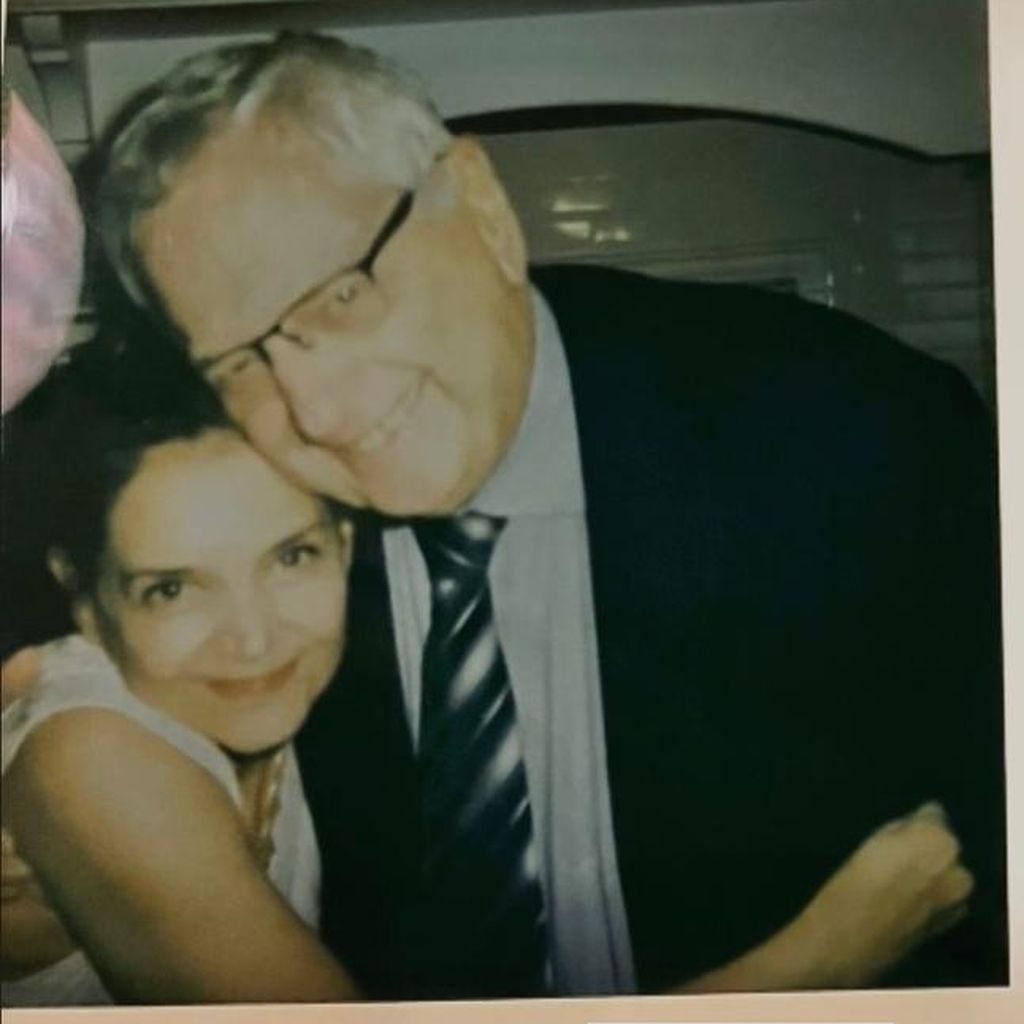 Ein Polaroid-Foto mit Katie Holmes und ihrem Vater Martin Holmes zum Vatertag 2026.