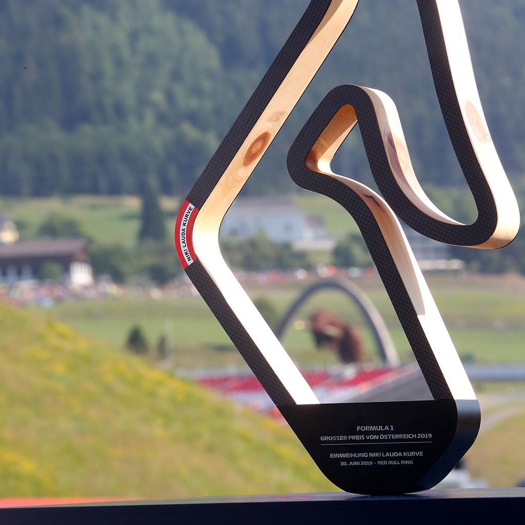 Nachbildung der Rennstrecke in Spielberg, auf der die Niki-Lauda-Kurve rot markiert ist