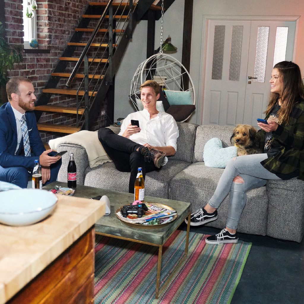 Tobias (Patrick Müller), Connor (Yannik Meyer) und Vivien (Sharon Berlinghoff) bei "Unter uns"