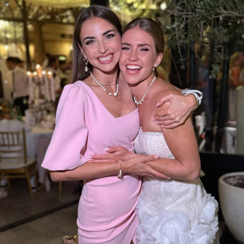 Ekaterina Leonova und Mariia Maksina bei Mariias Hochzeit, September 2026
