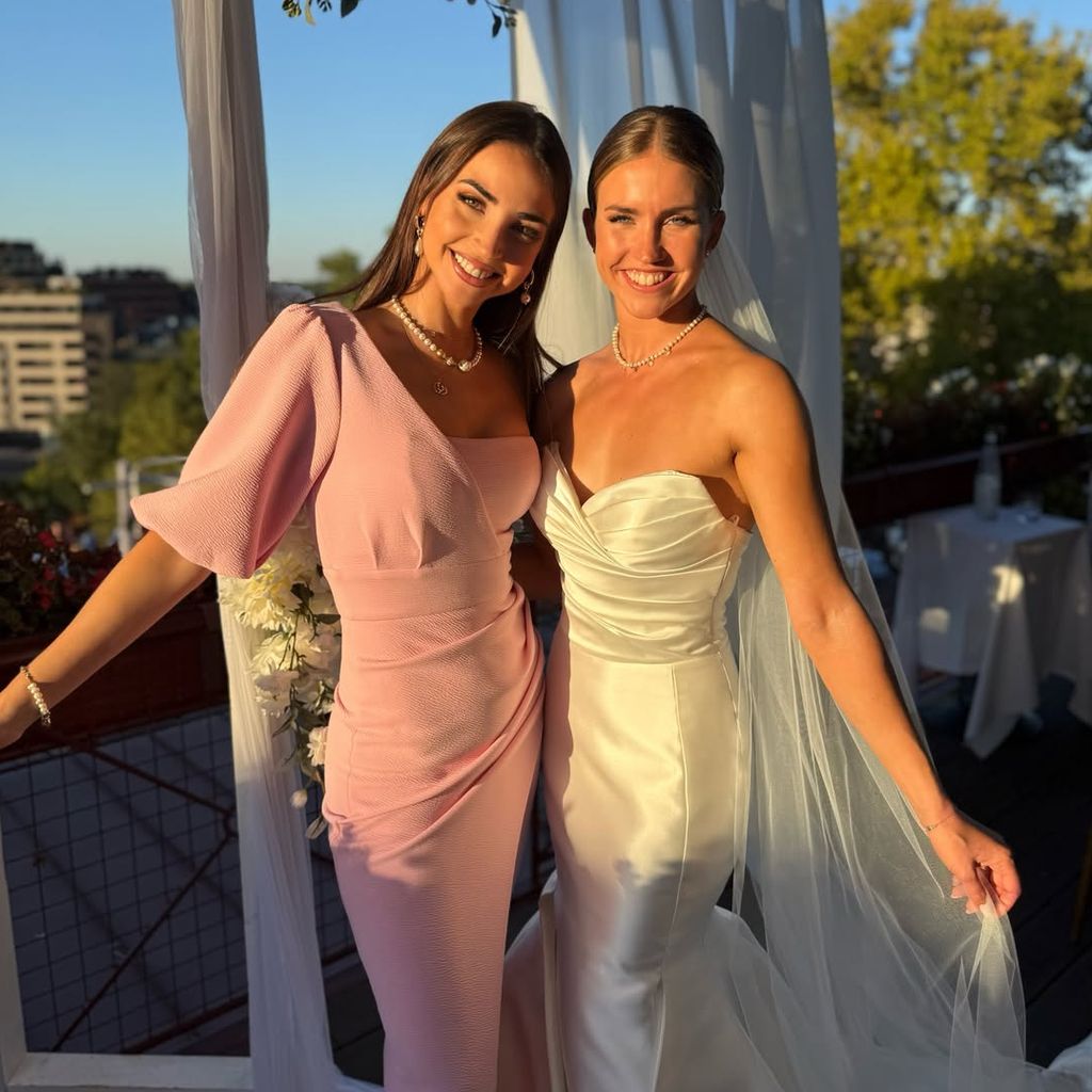 Ekaterina Leonova und Mariia Maksina bei Mariias Hochzeit, September 2026