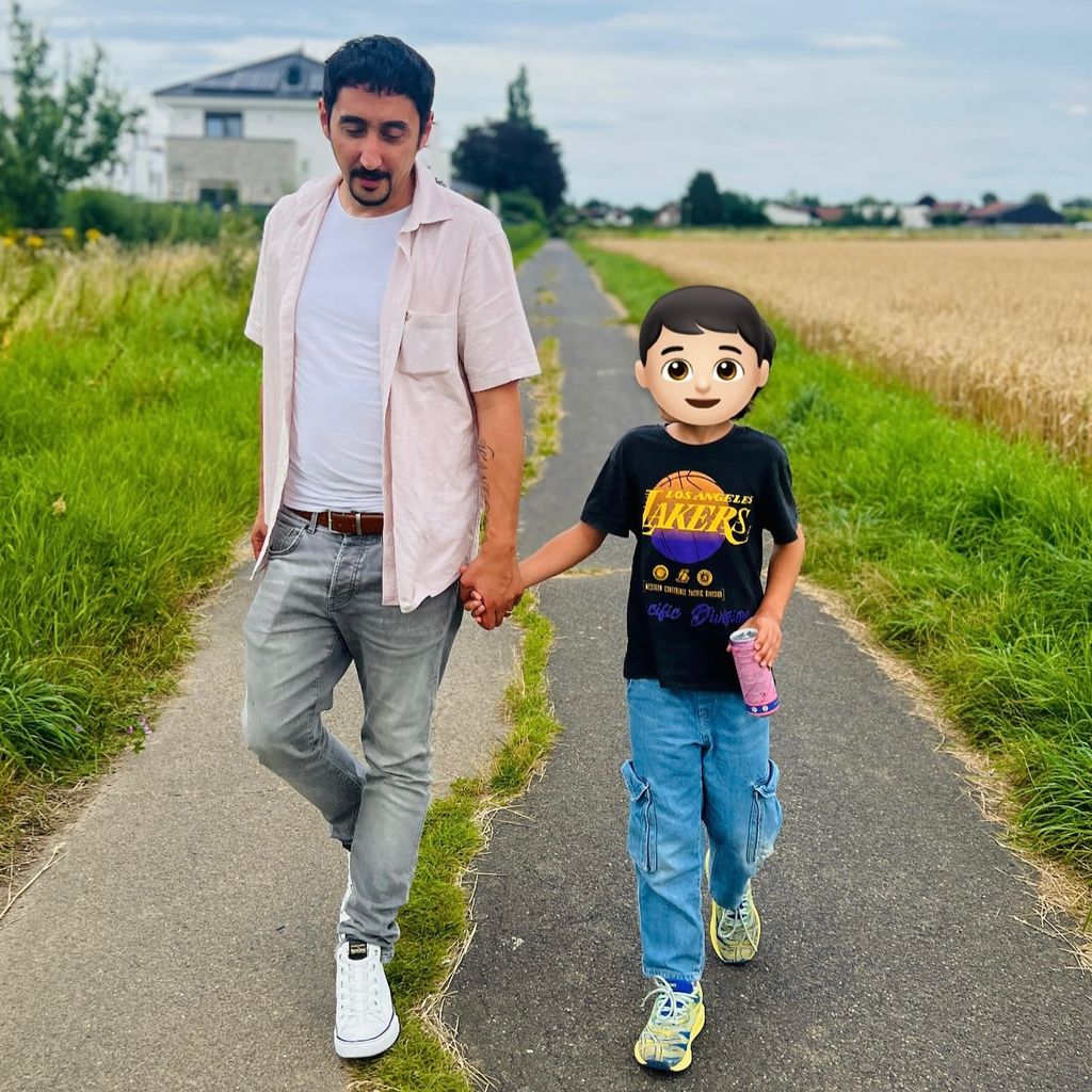 Eko Fresh und sein Sohn Elijah im August 2024