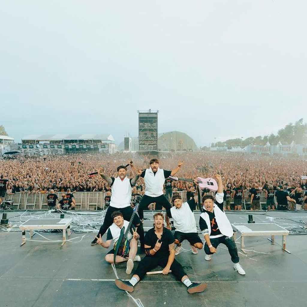 Electric Callboy mit ihren Fans im August 2022