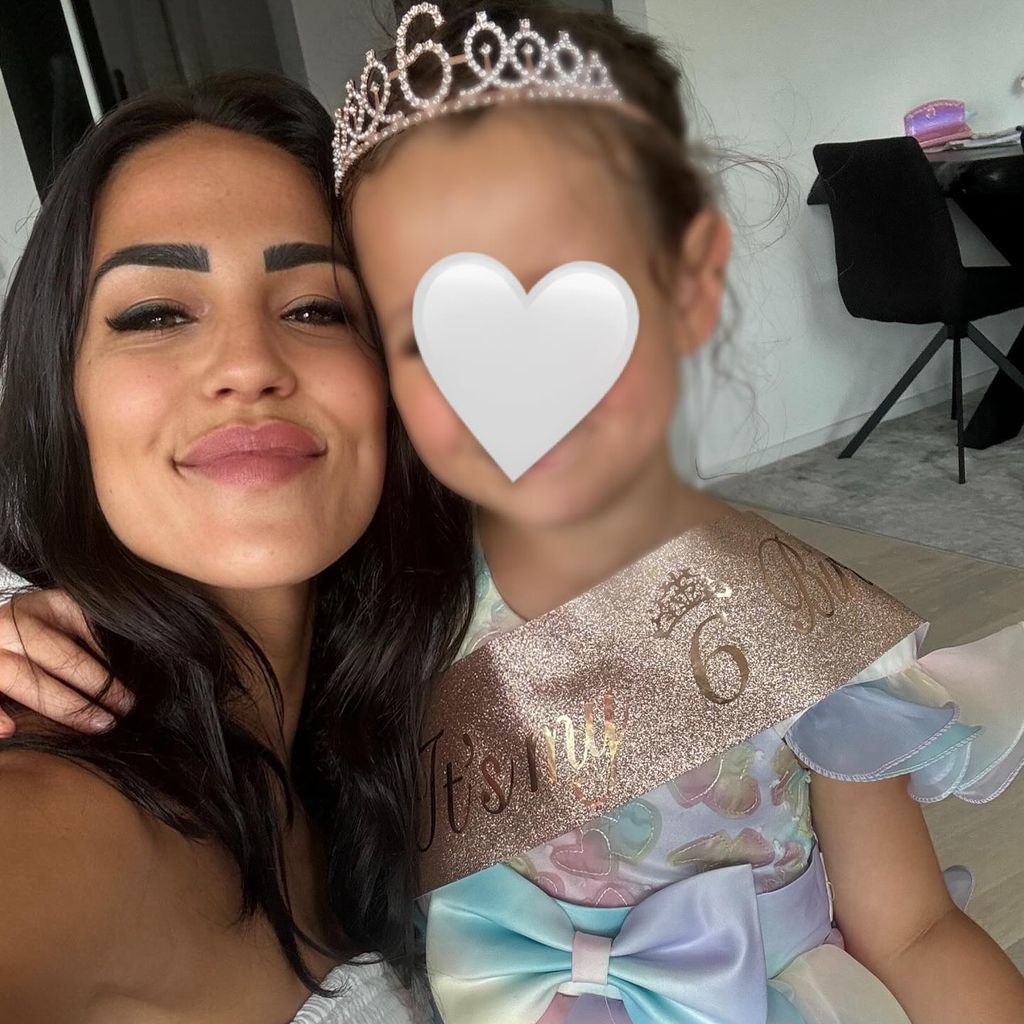 Elena Miras mit ihrer Tochter Aylen, August 2024