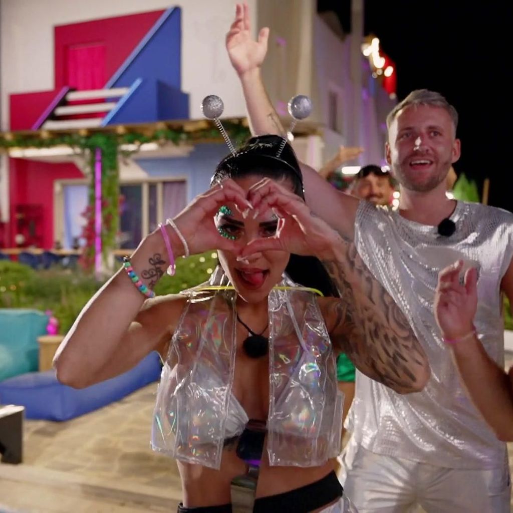 Elena Miras bei "Make Love, Fake Love" 2025