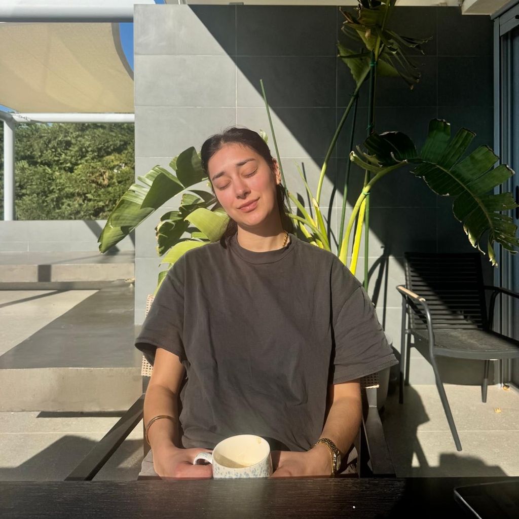 Elif Demirezer, Sängerin