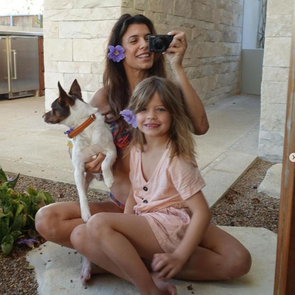 Elisabetta Canalis und ihre Tochter Skyler Eva im April 2022