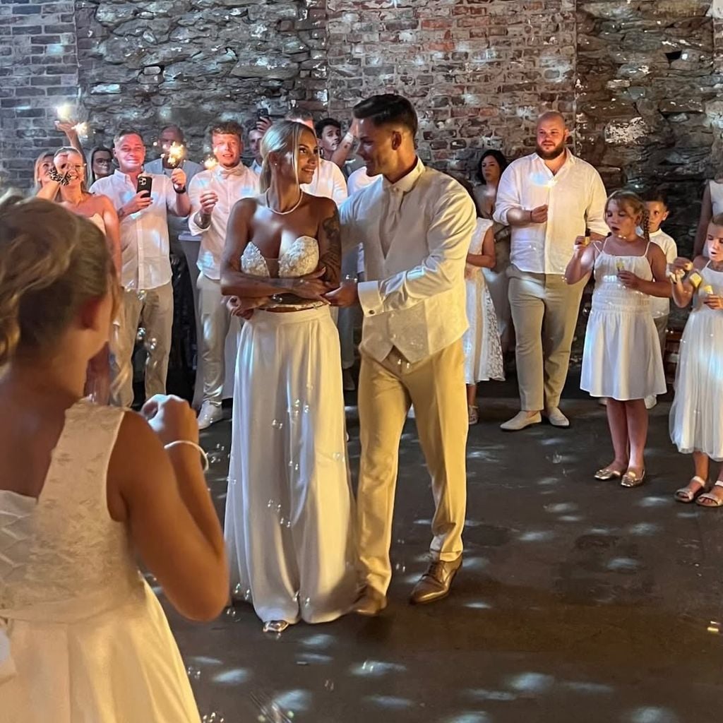 Eliza und Cedric Beidinger bei ihrem Hochzeitstanz, Juli 2026